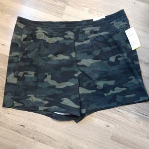NWT XL Old Navy Active Shorts